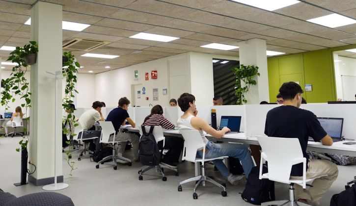 Biblioteca de l'Escola Politècnica Superior d'Enginyeria de Vilanova i la Geltrú